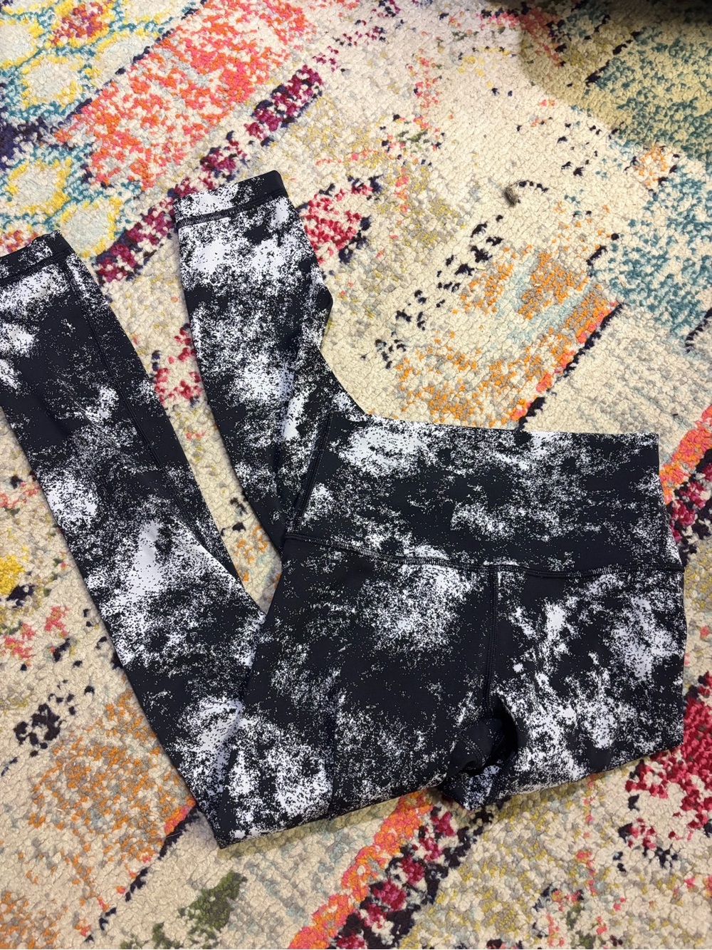 Lululemon Black & White Printed Athletic Leggings